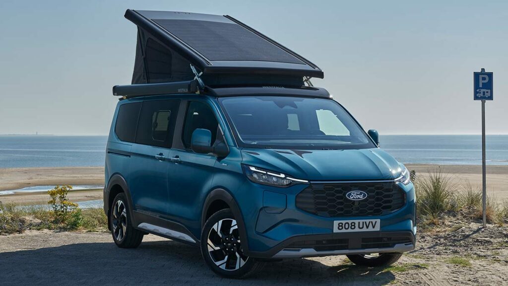 La Ford Transit Custom Nugget amplía su gama de furgonetas camper con nuevas versiones y motor híbrido enchufable