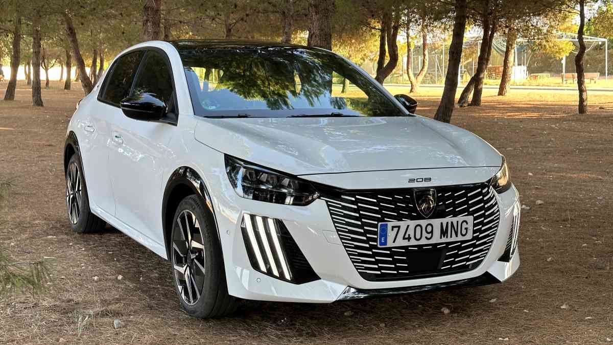 Peugeot 208 1.2 Puretech Hybrid