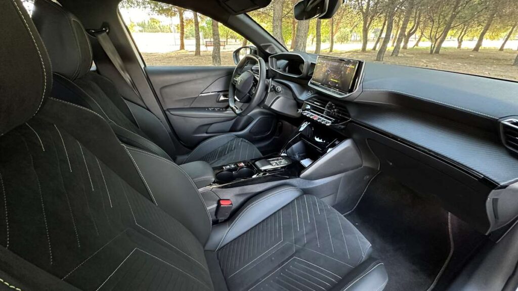 Peugeot 208 1.2 Puretech Hybrid