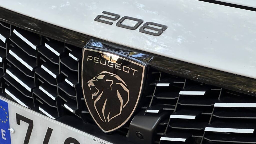 Peugeot 208 1.2 Puretech Hybrid