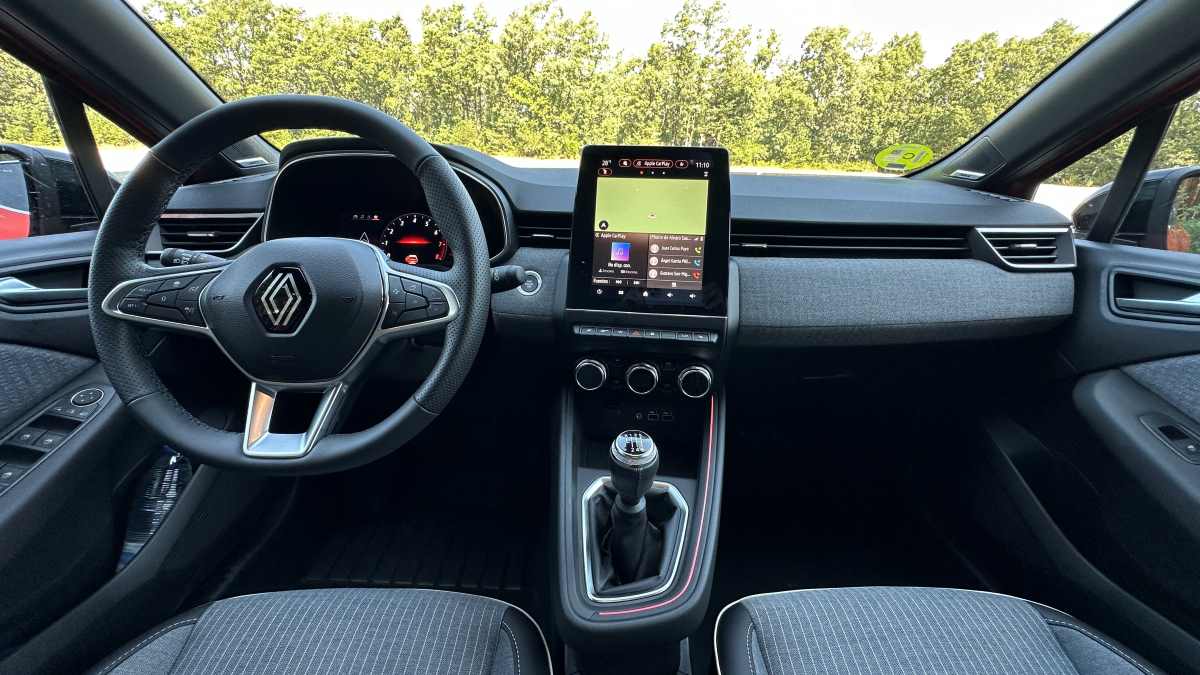 Renault Clio TCe 90 Techno 12 Renault Clio TCe 90 Techno 13