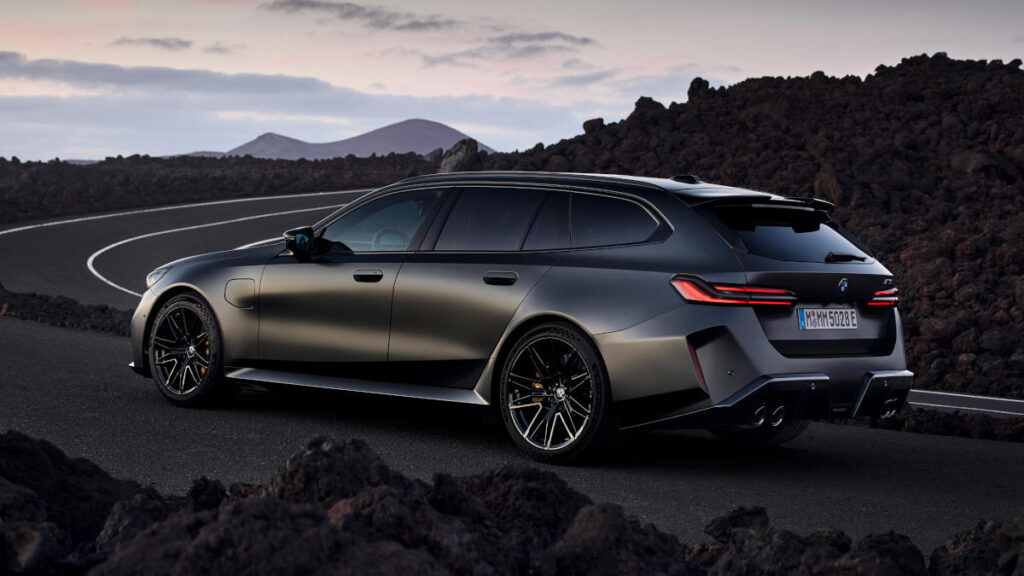 BMW M5 Touring 2024