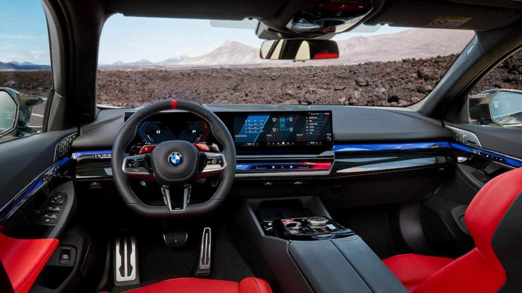 BMW M5 Touring 2024