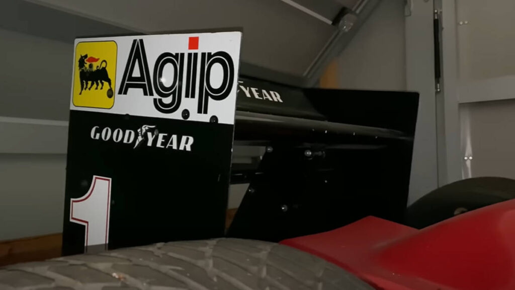 Ferrari F1 abandonado