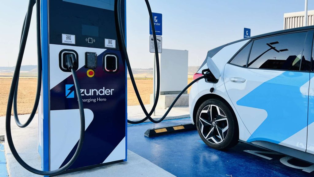 Punto de carga de Zunder de 360 kW y 1000 voltios