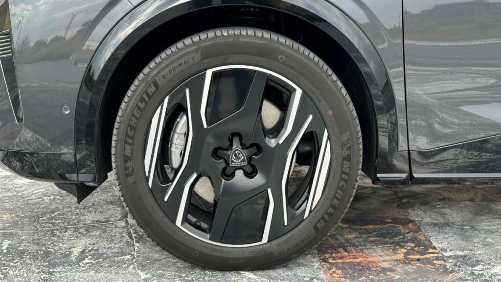 Peugeot E-5008 7 plazas prueba en vídeo