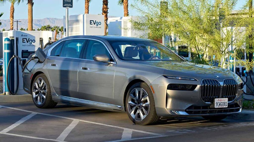 BMW llama a revisión a 1,5 millones de coches por este problema mecánico