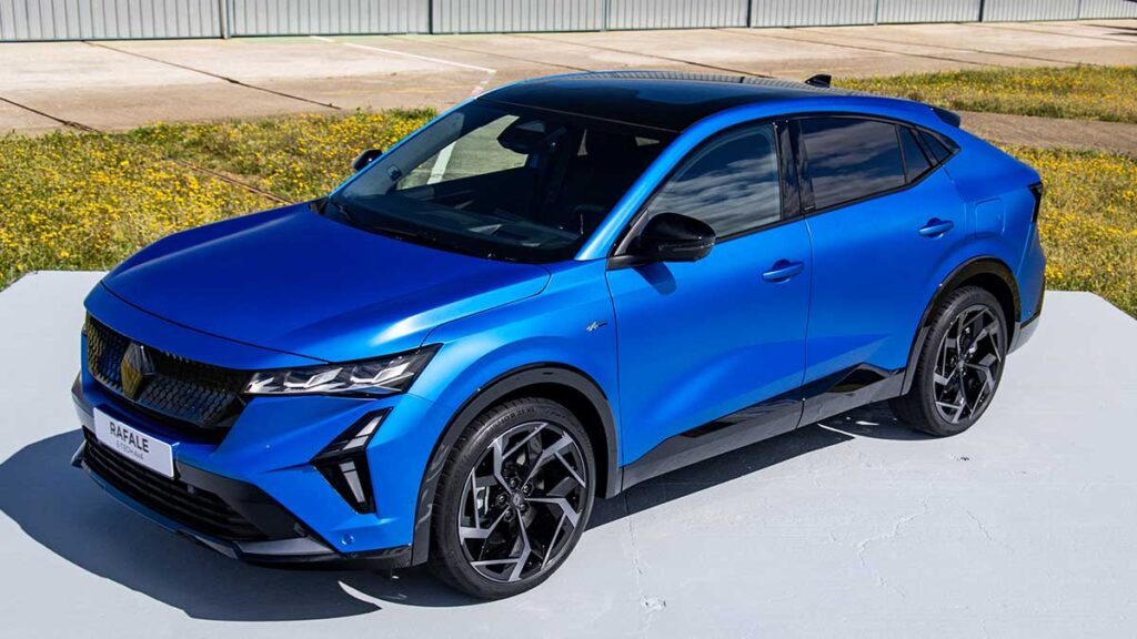 Este es el precio en España del Renault Rafale E-Tech híbrido enchufable: el nuevo SUV con 300 CV que busca plantar cara a BMW y Mercedes