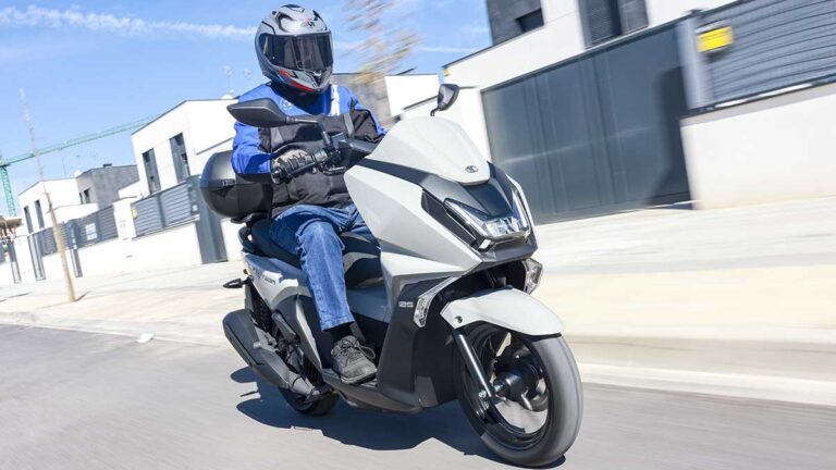 KYMCO_Sky_Town_125_ABS_-5