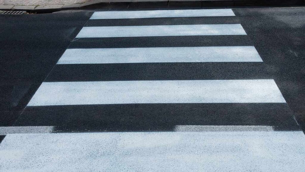 La última locura en seguridad vial: ¡un paso de cebra 3D en un pueblo español!