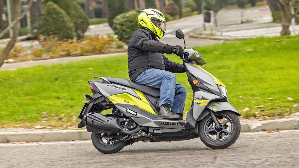Suzuki_Avenis_125_2023_-25