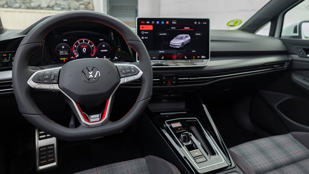 Volkswagen Golf: 50 años de un icono inmortal que ahora consigue la etiqueta ECO