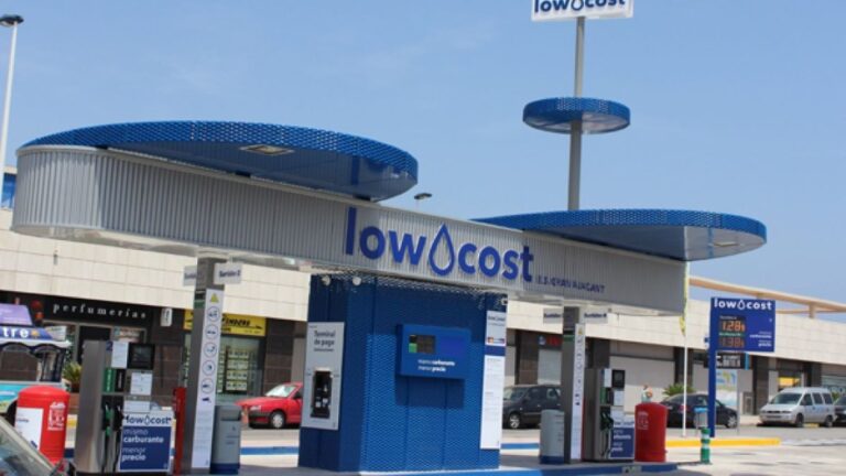 Un mecánico aclara si la gasolina low cost merece la pena: «sí, pero depende»