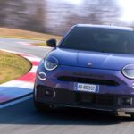 Es eléctrico, pero este Abarth 600e tiene pinta de gustarte aun si eres un petrolhead