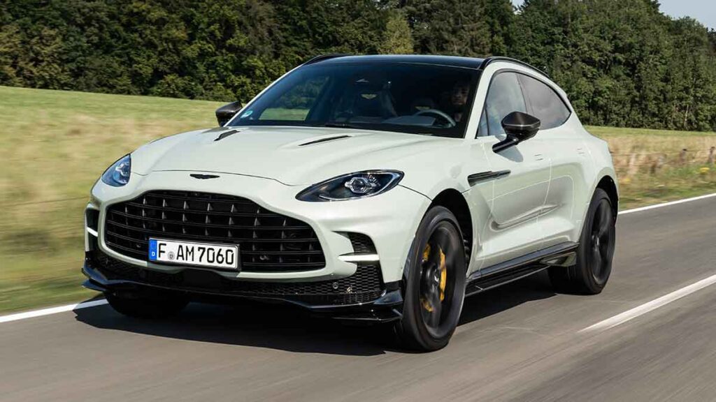 Aston Martin DBX707 2025