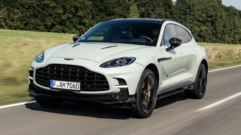Aston Martin DBX707 2025
