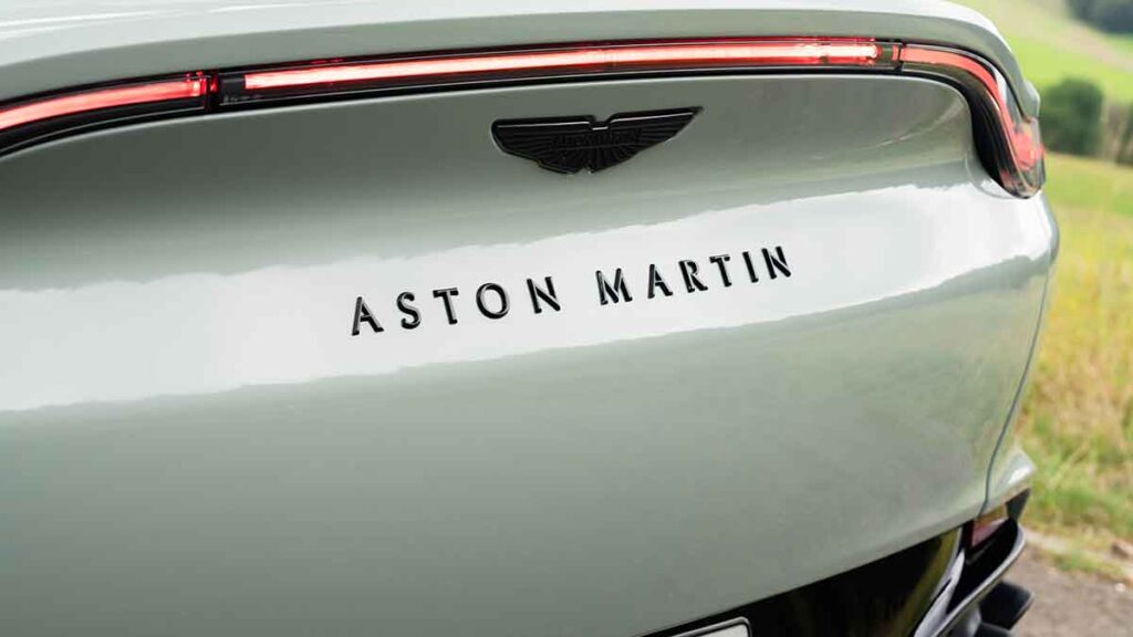Aston Martin DBX707 2025