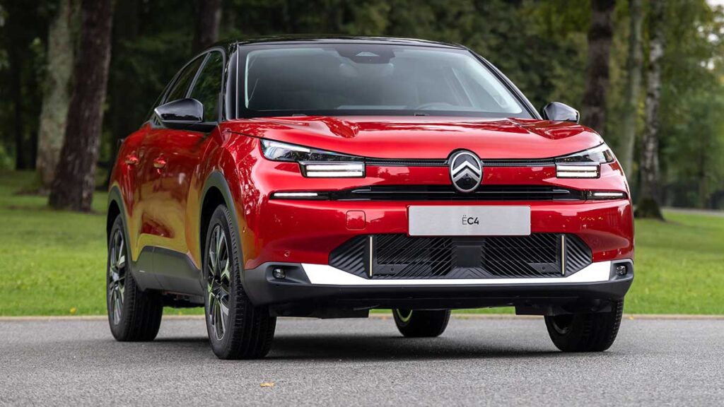 El Citroën C4 muestra su nueva imagen y algunas novedades en el Salón de París 2024
