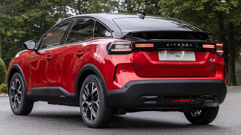 El Citroën C4 muestra su nueva imagen y algunas novedades en el Salón de París 2024