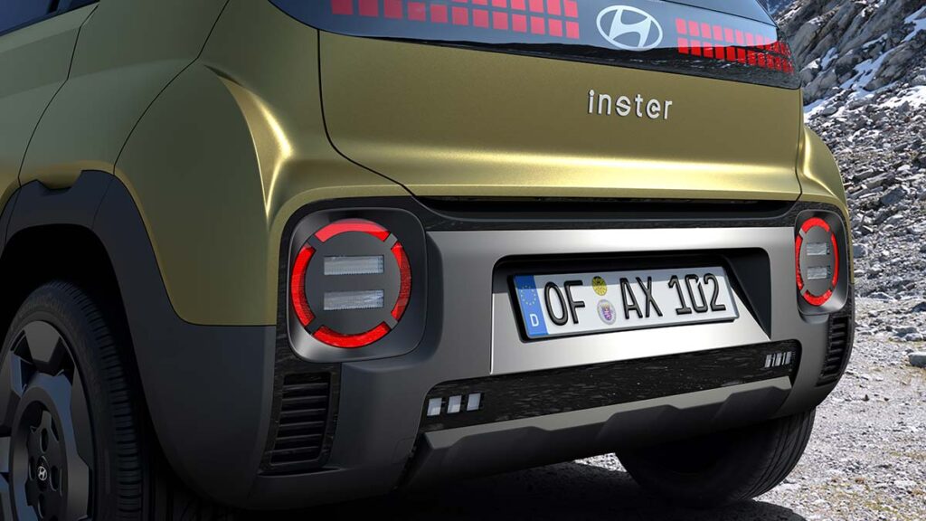 Hyundai Inster Cross: el pequeño SUV urbano eléctrico se 'pasa' a la aventura