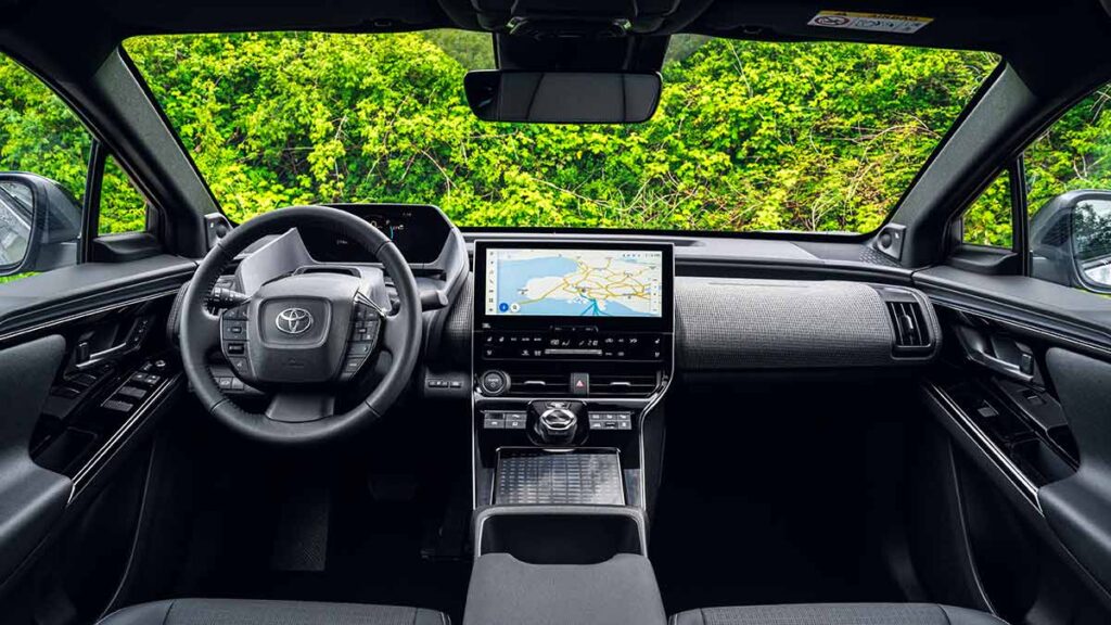 Toyota bZ4X 2025: más autonomía y rebaja de precio para el SUV eléctrico nipón