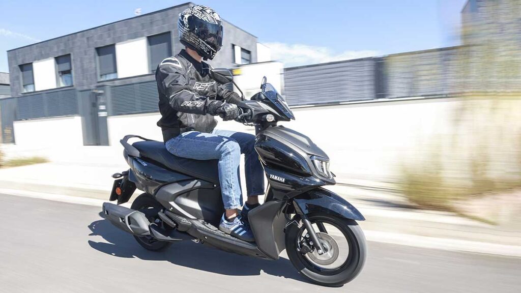 prueba_comparativa_yamaha_rayzr_suzuki_avenis_125_-22
