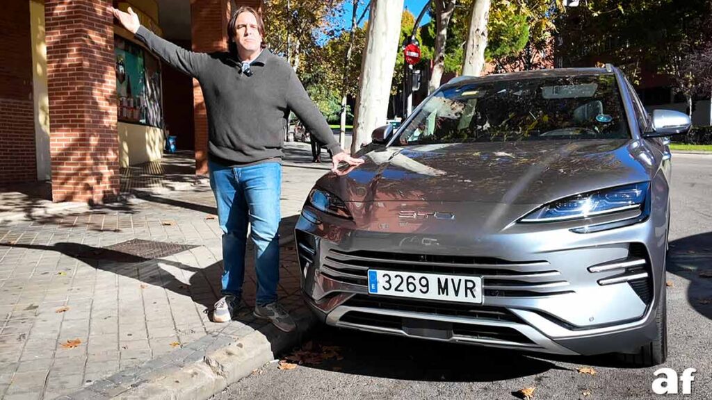 BYD Seal U DM-i: 1.080 kilómetros de autonomía sin repostar en un SUV híbrido enchufable
