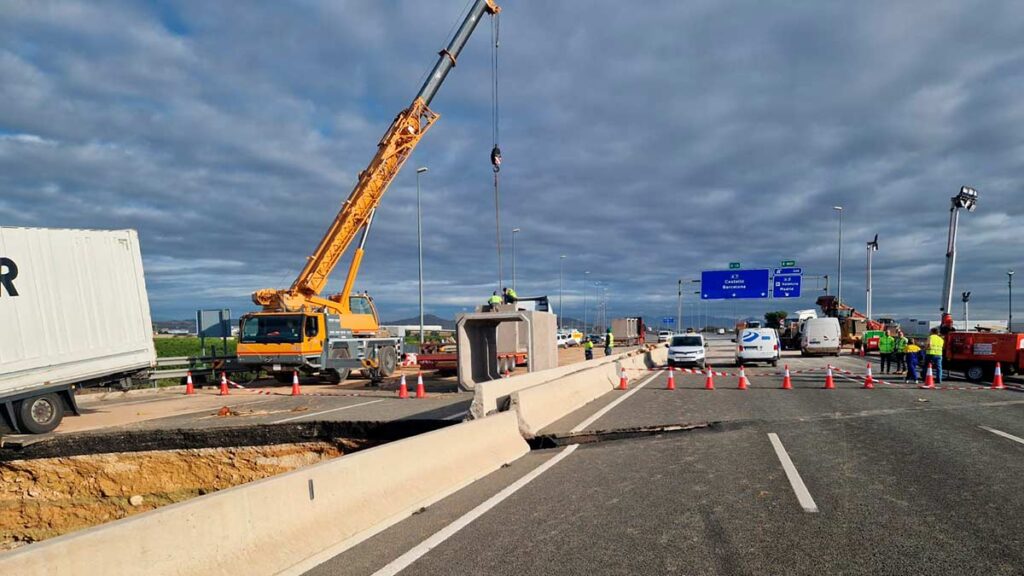 Restricciones de tráfico por la DANA en Valencia para camiones y rutas alternativas