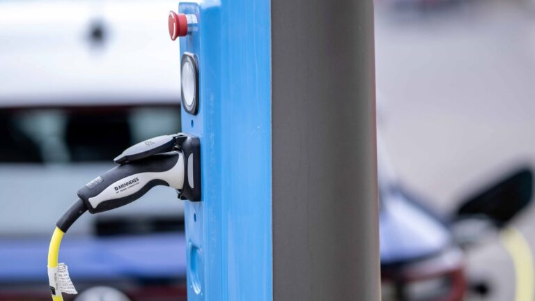 cargadores coches electricos farolas