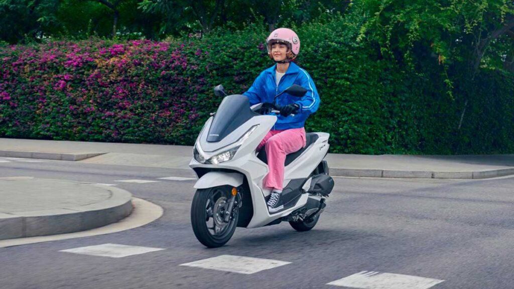 Honda-PCX125-2025_00011