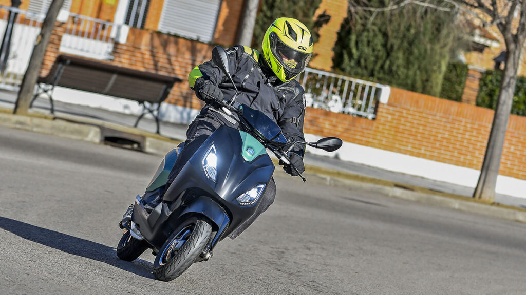Piaggio-1-Active16-1