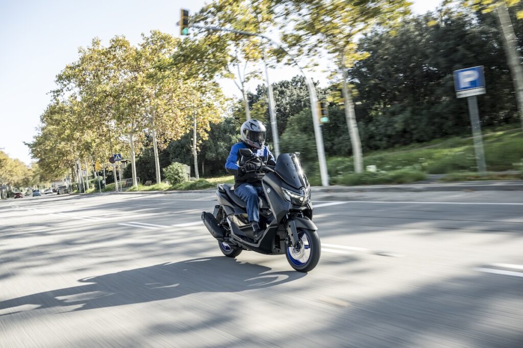Presentacion_Yamaha_NMAX_2025_accion_-10