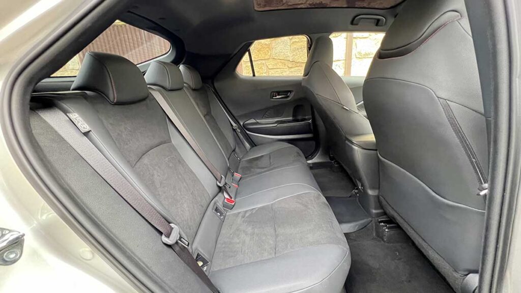 Toyota C HR 220 PH GR Sport 2025 18 1 1