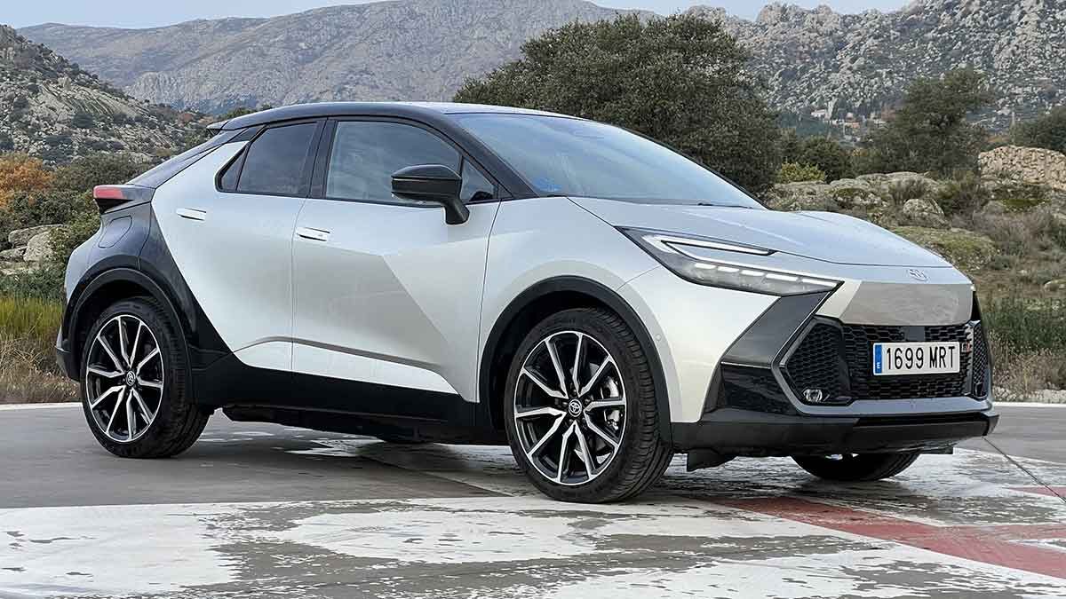 Toyota C HR 220 PH GR Sport 2025 2 1 1