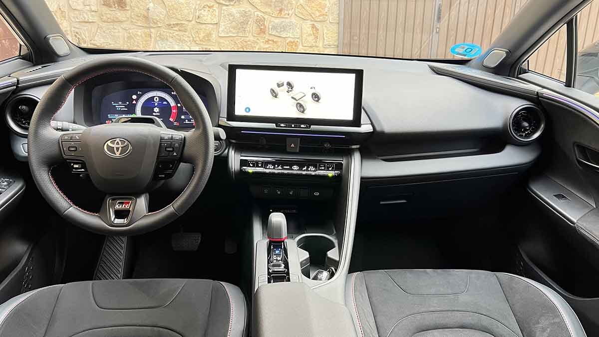 Toyota-C-HR-220-PH-GR-Sport-2025-9-1-1