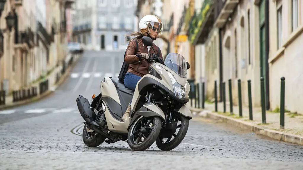 YAMAHA_Tricity_125_accion_1