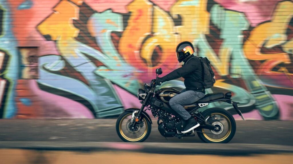 Yamaha_XSR125_Legacy_2024_-4