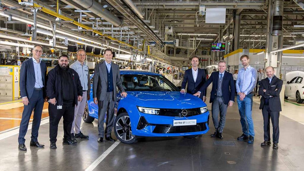 Cómo Stellantis y Tesla evitarán las multas que amenazan al coche europeo