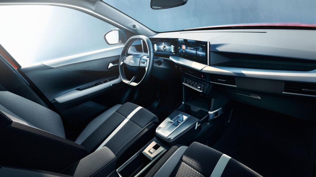 Opel Frontera interior