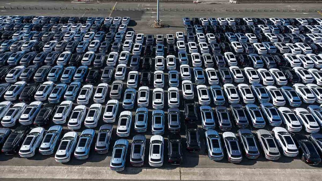 Tesla y los coches eléctricos chinos enfrentan los aranceles de la Unión Europea en una batalla legal que puede cambiar el futuro del mercado