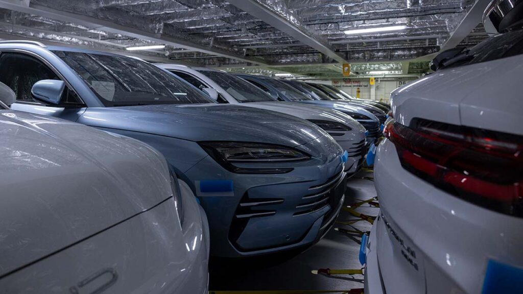 Tesla y los coches eléctricos chinos enfrentan los aranceles de la Unión Europea en una batalla legal que puede cambiar el futuro del mercado