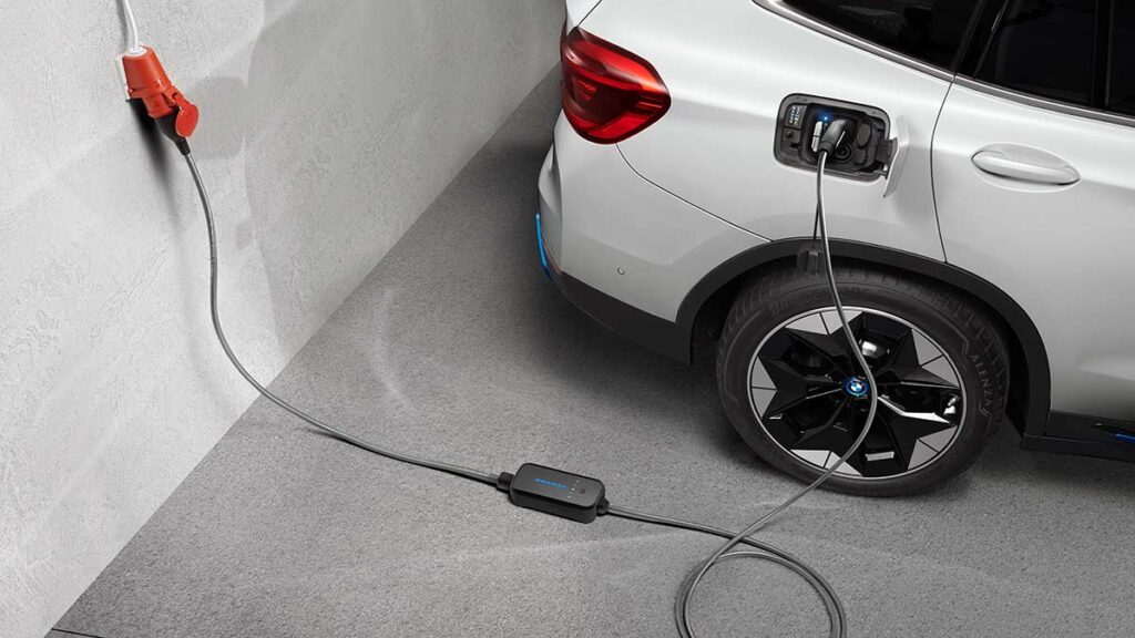 Trump frena el impulso de los coches eléctricos en Estados Unidos