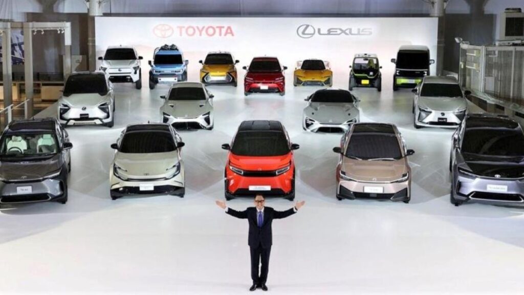 akio-toyoda-presenta-los-modelos-electricos-de-toyota
