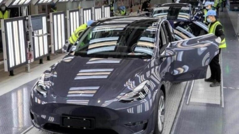 Tesla gana por la mínima a BYD como líder en eléctricos