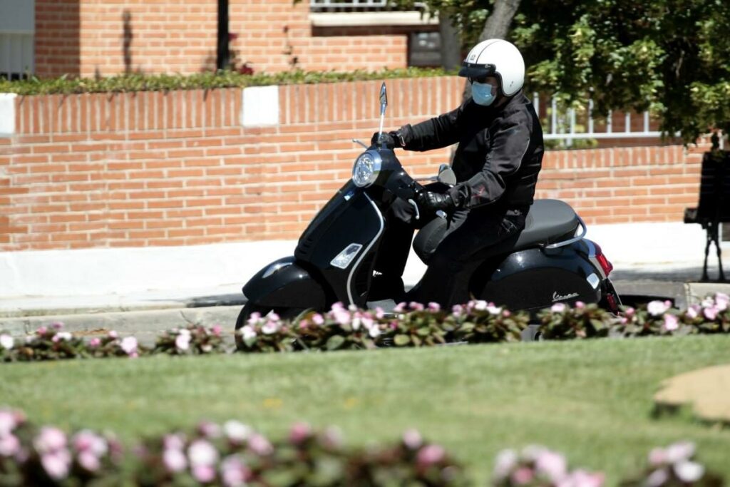 vespa-supertech-19_g-1200x800