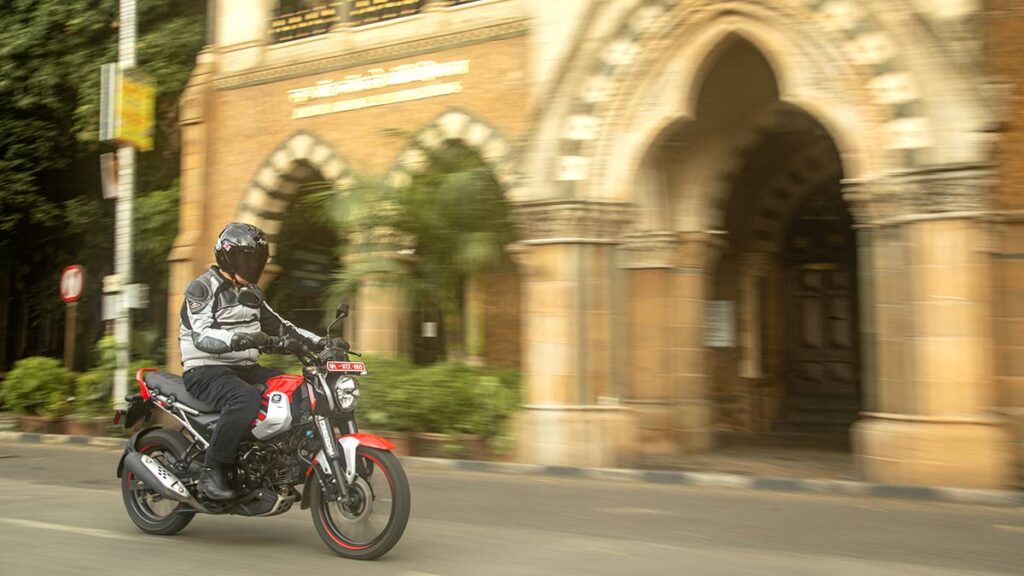 Bajaj-Freedom-125-4