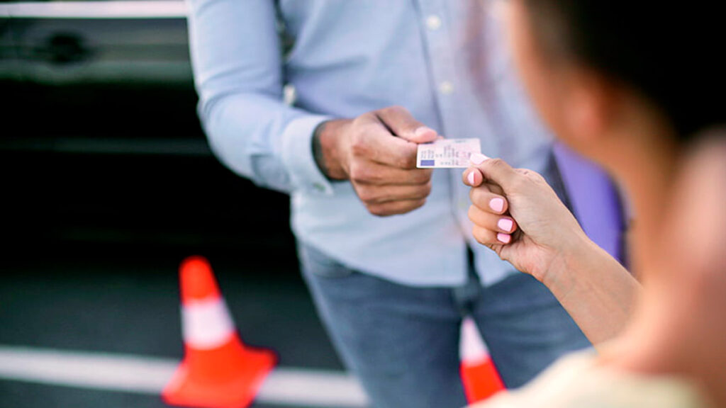 Carnet provisional: todo lo que debes saber sobre su expedición y legalidad