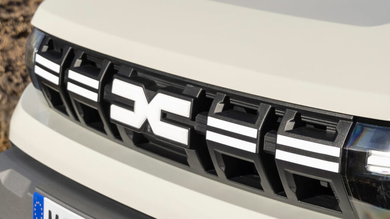 Dacia revoluciona la movilidad urbana con un coche electrico asequible basado en el Renault Twingo y mejor que el Spring 00002