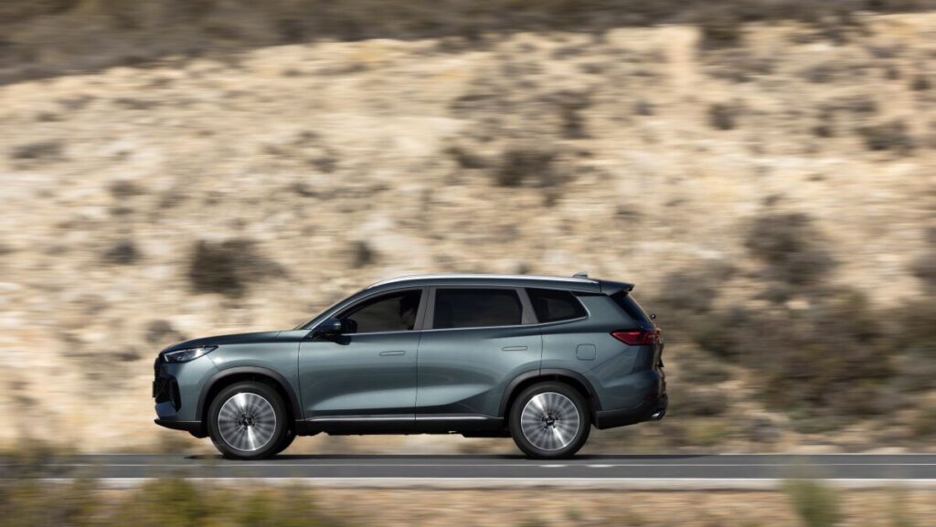 Probamos el Ebro S800, el SUV que te pone 7 plazas por 36.990 euros 10 Ebro S800