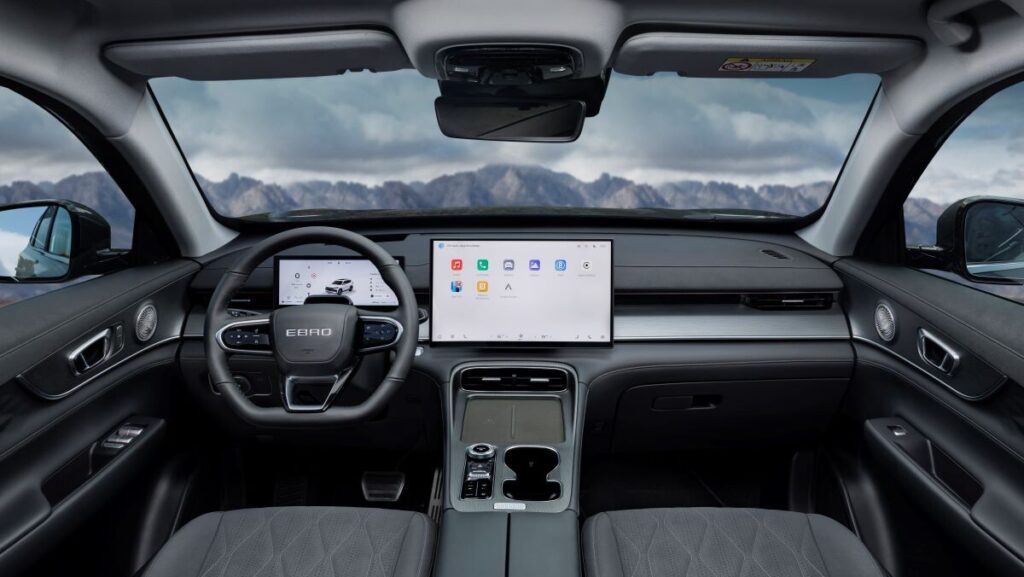 Probamos el Ebro S800, el SUV que te pone 7 plazas por 36.990 euros 9 Ebro S800